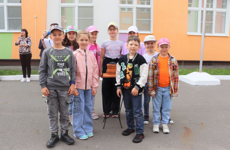 Открытие пришкольного летнего лагеря «Орлята России».